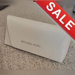 #MichaelKors Sunglasses Snap Case Textured White #NEW 6.5" x 2"